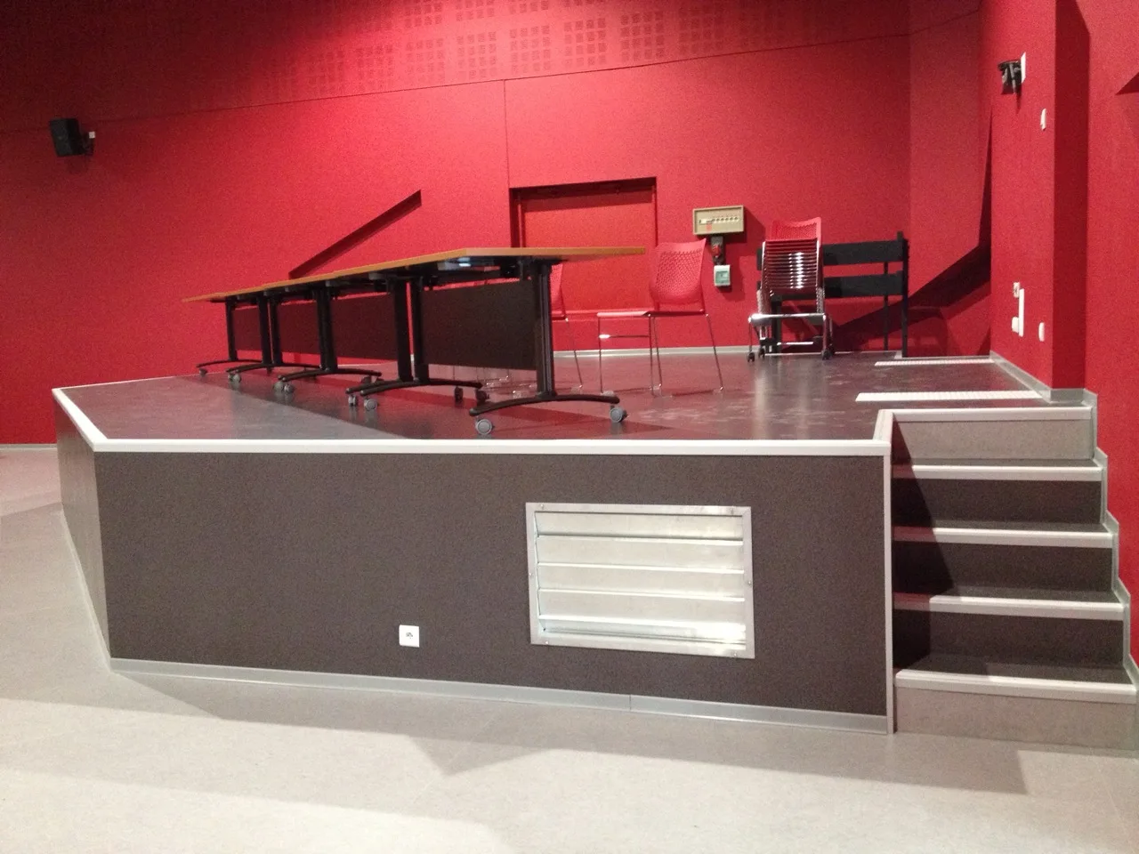 Fourniture et pose de moquettes, sol PVC, parquets flottants, lames LVT — photo 3