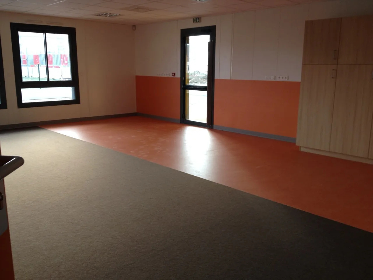 Fourniture et pose de moquettes, sol PVC, parquets flottants, lames LVT — photo 5