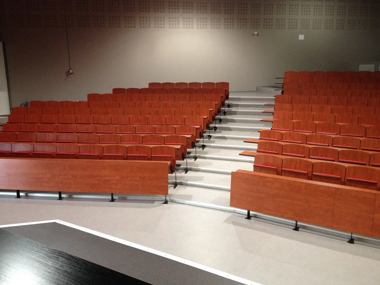 Fourniture et pose de moquettes, sol PVC, parquets flottants, lames LVT — photo 10